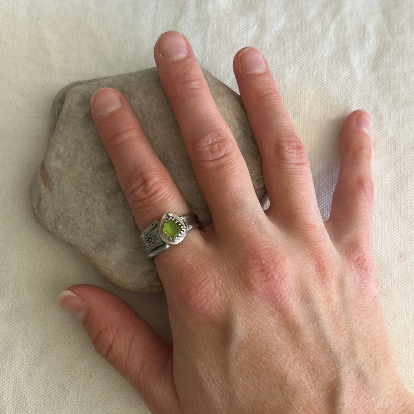 Italian Beach Glass Silverware Ring (Green, size 6.25)